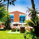 فايم ريزيدنس آند سبا 5*