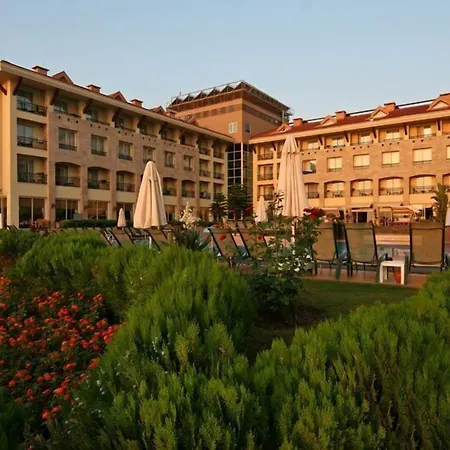 Fame & Θέρετρο Κεμέρ