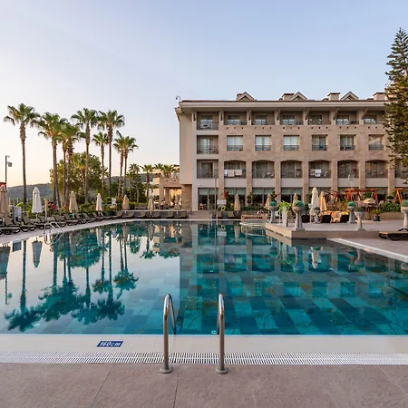 Fame & Resort 5*