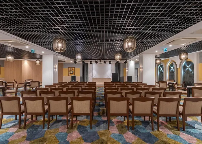 Fame & Θέρετρο Κεμέρ