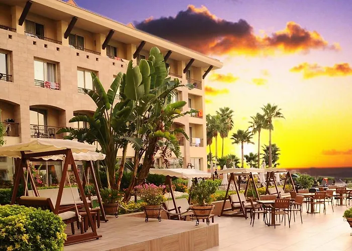 Fame & Θέρετρο Κεμέρ