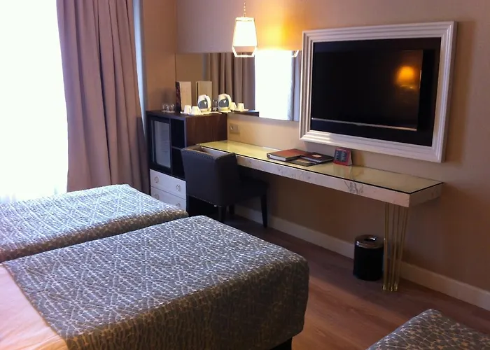 Fame & Θέρετρο Κεμέρ